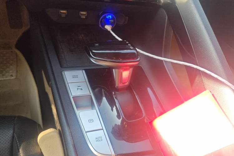 Used Hyundai Elantra 2021 1.5L CVT LUX Prestige Edition Gear Lever