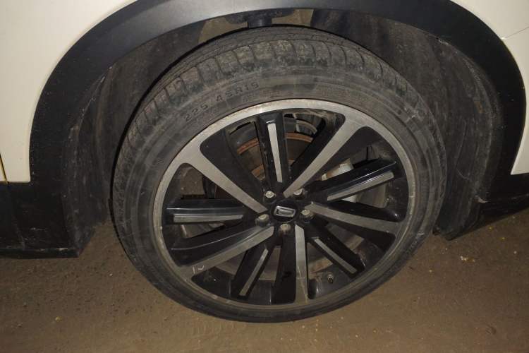 Used Bestune T77 2019 230 TID Automatic Prestige Version China V Emission Standard
