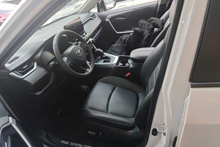 Used Toyota RAV4 2023 2.0L CVT Two-Wheel Drive 20th Anniversary Platinum Edition
