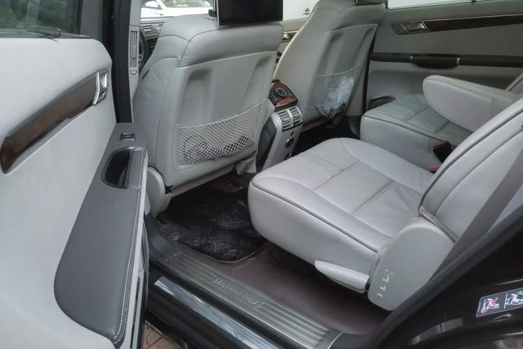 Used Mercedes-Benz R-Class 2011 R 350 L 4MATIC
