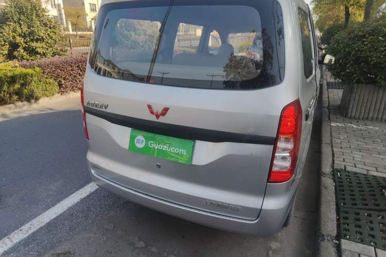 Used Wuling Hongguang V 2019 1.5L Jingqu Version China VI LAR
