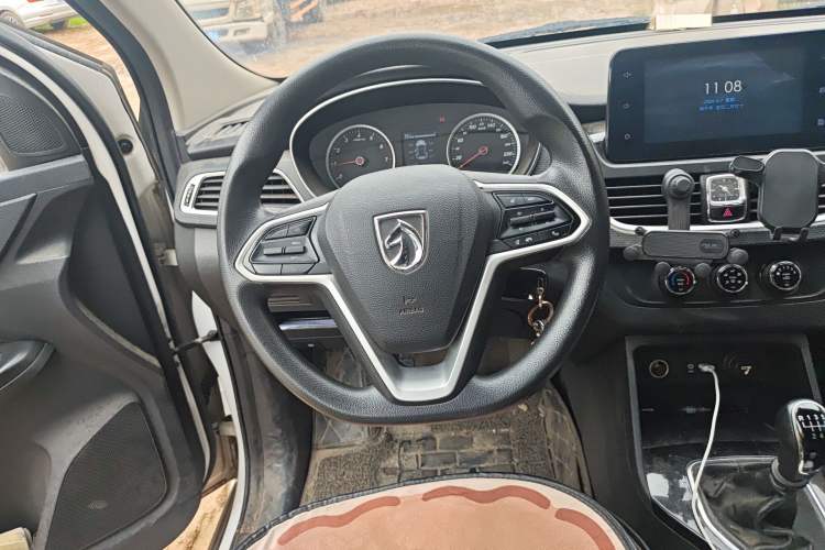 Used Baojun 730 2019 1.5L Manual Fashion Model 7-seater National V