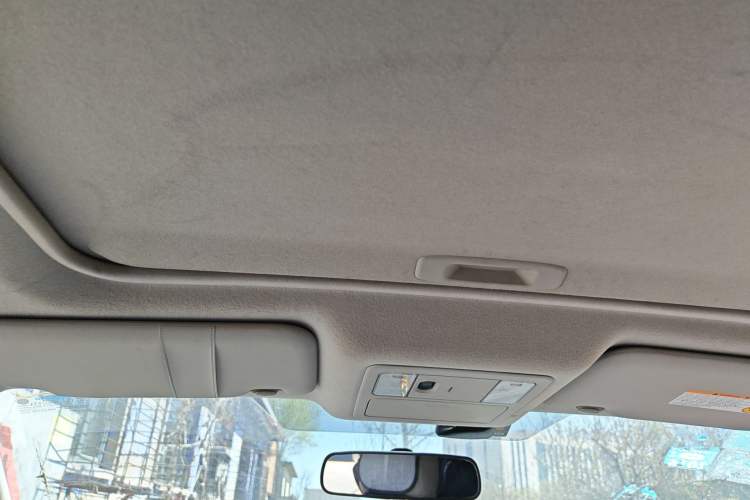 Used Nissan Tiida 2011 1.6L CVT Smart Version Headliner