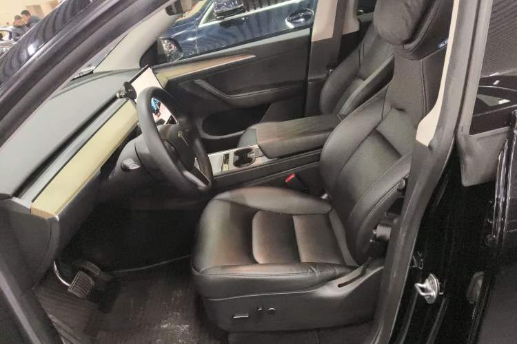 Used Tesla Model Y 2022 Rear-Wheel-Drive Version