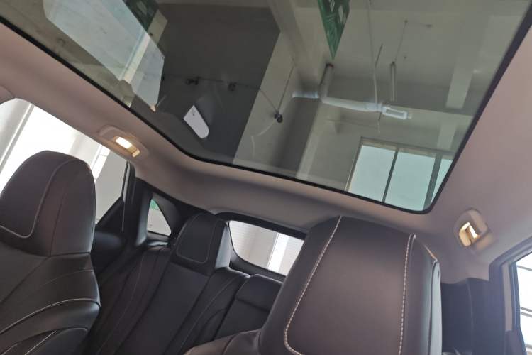 Used Venucia V 2021 260T Idol Edition