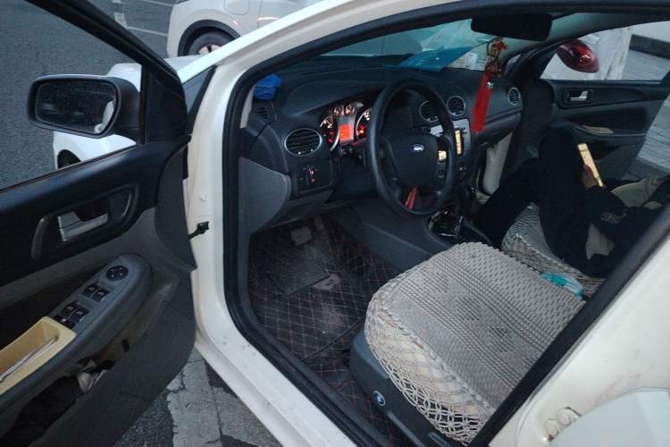 Used Ford Focus 2012 Hatchback Classic 1.8L Automatic Base Model
