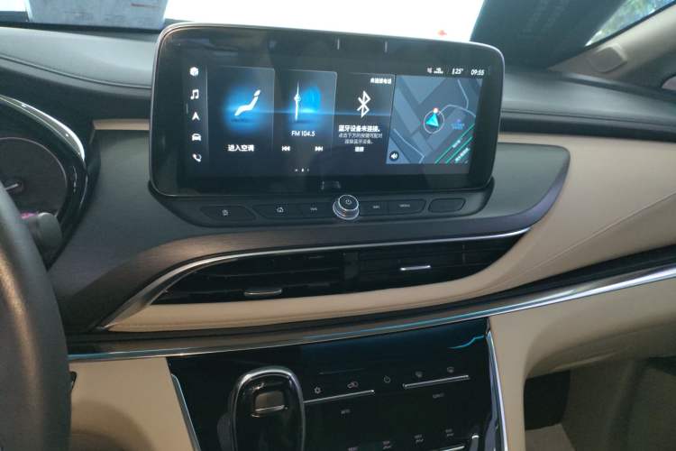 Used Buick GL8 2023 Facelifted Land Cruiser Executive Luxury Version
