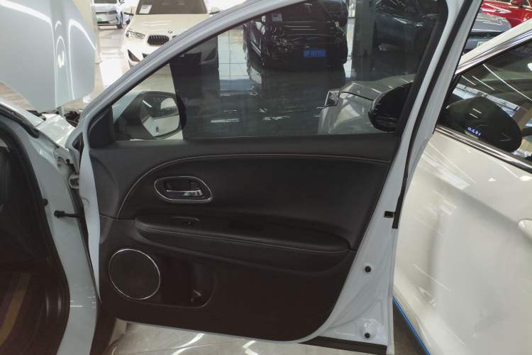 Used Everus VE-1 2022 TA Leading Edition
