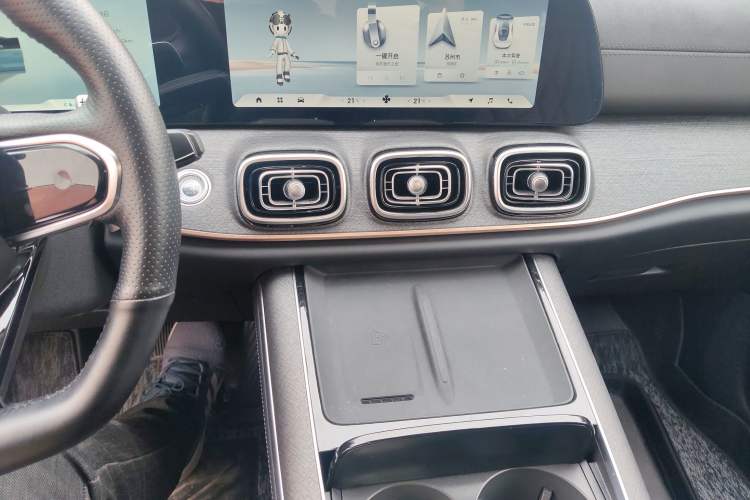 Used Chery Tiggo 9 2023 2.0T Dual-Clutch Two-Wheel Drive Prestige Version 5 Seats
