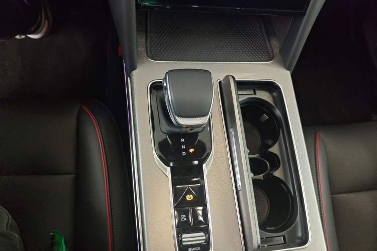 Used Hongqi HS7 PHEV 2025 Model 2.0T PHEV Two-Wheel Drive Qi Xiang Edition 6-Seater