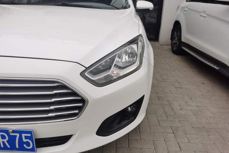 Used Ford Escort 2015 1.5L Manual Comfort Model
