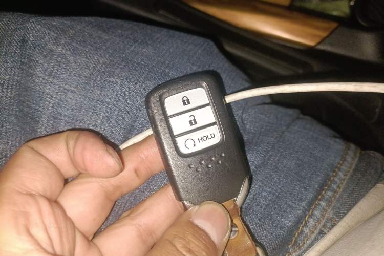 Used Honda CR-V 2017 240TURBO CVT Front-Wheel Drive Fashion Edition