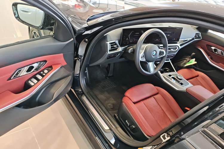 Used BMW i3 2024 eDrive 40 L Midnight Edition
