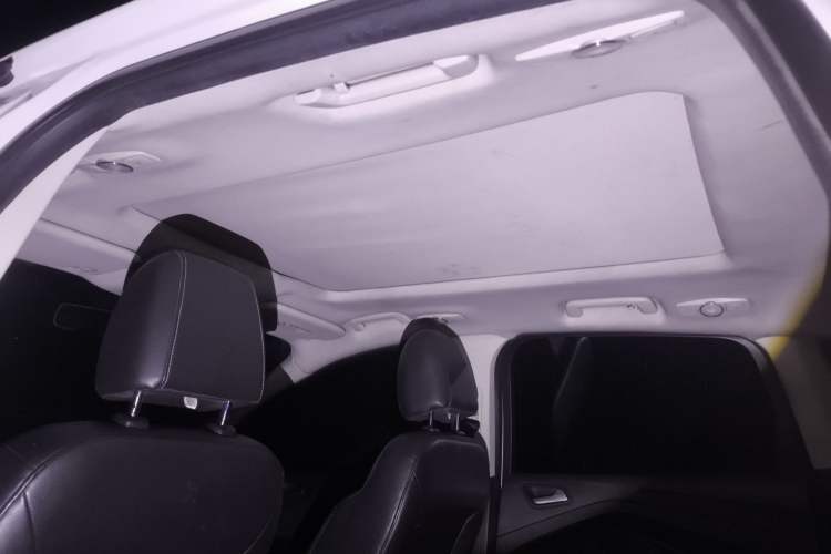 Used Ford Kuga 2013 1.6L GTDi Two-Wheel-Drive Trend Model Headliner