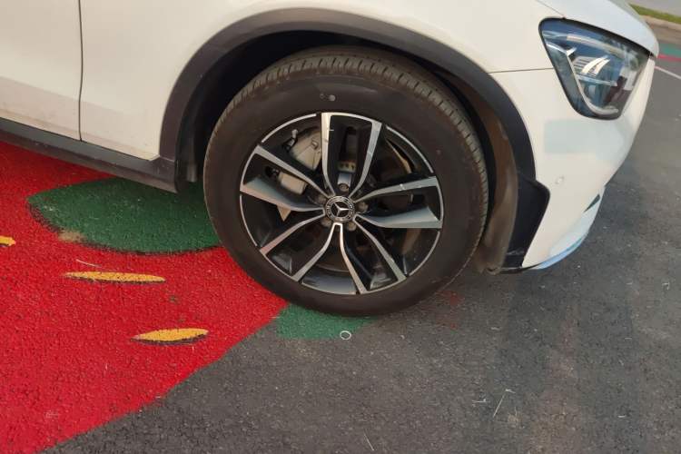 Used Mercedes-Benz GLC 2020 Facelift GLC 260 L 4MATIC Luxury Edition
