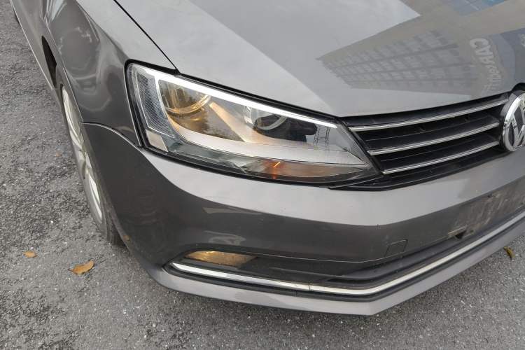 Used Volkswagen Sagitar 2015 1.6L Automatic Comfort Model Right Front Headlight