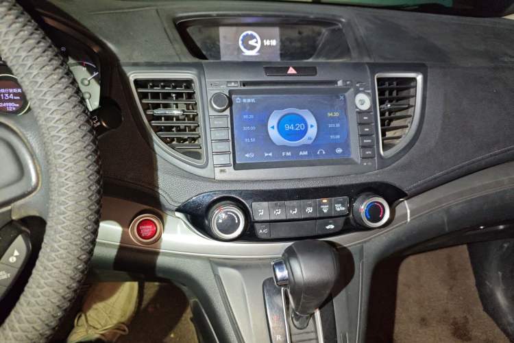 Used Honda CR-V 2015 2.0L two-wheel drive Fashion Edition Audio And AC Panel