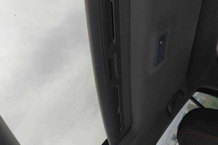 Used Chevrolet Trax 2018 330T Automatic Two-Wheel Drive Elite Model
