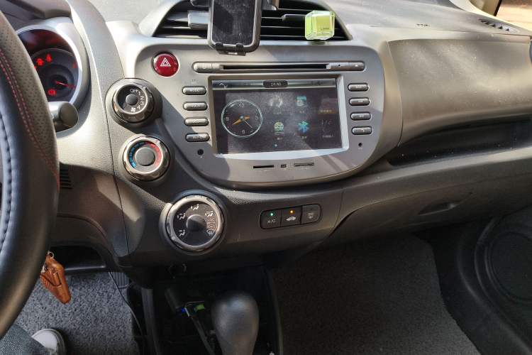 Used Honda Fit 2008 1.5L automatic luxury edition
