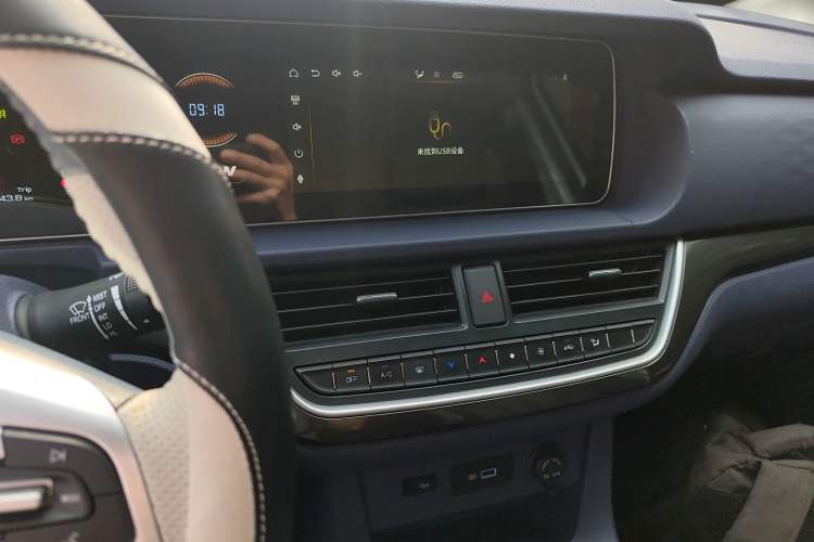 Used BAW Ruisheng Ace M7 2025 1.6L Manual Standard Wheelbase Comfort Version 5 Seats Audio And AC Panel