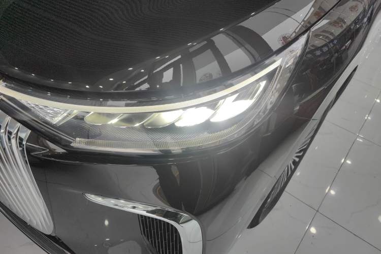 Used VOYAH Dream 2025 PHEV Four-Wheel-Drive Flagship Kunpeng Edition Left Front Headlight