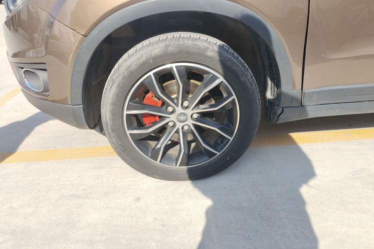 Used FAW Senya R7 2017 1.6L Manual Luxury Model
