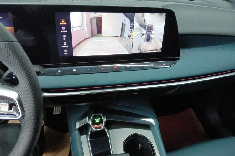 Used MG 7 2023 2.0T Automatic Hunter Luxury Edition Audio And AC Panel