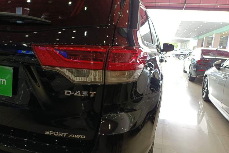 Used Toyota Highlander 2018 2.0T Four-Wheel Drive Luxury Version 7 Seats China VI Standard