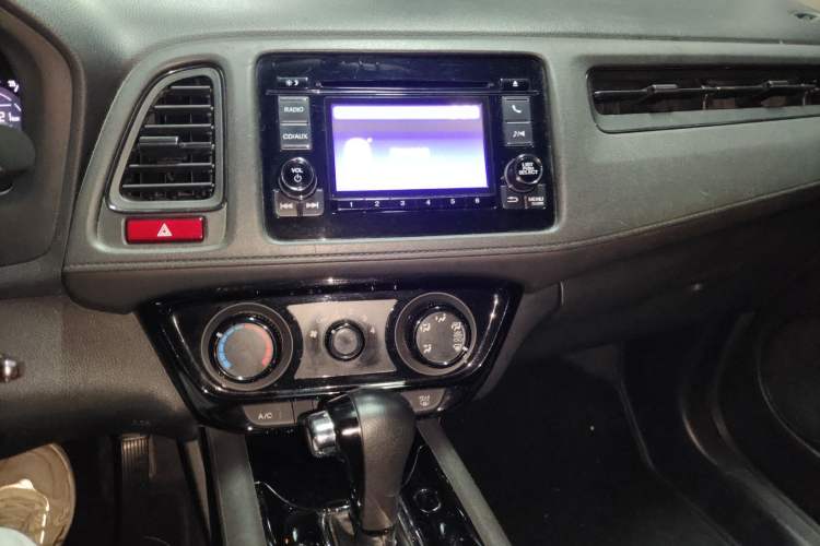 Used Honda Vezel 2015 1.5L CVT two-wheel drive Comfort trim Audio And AC Panel