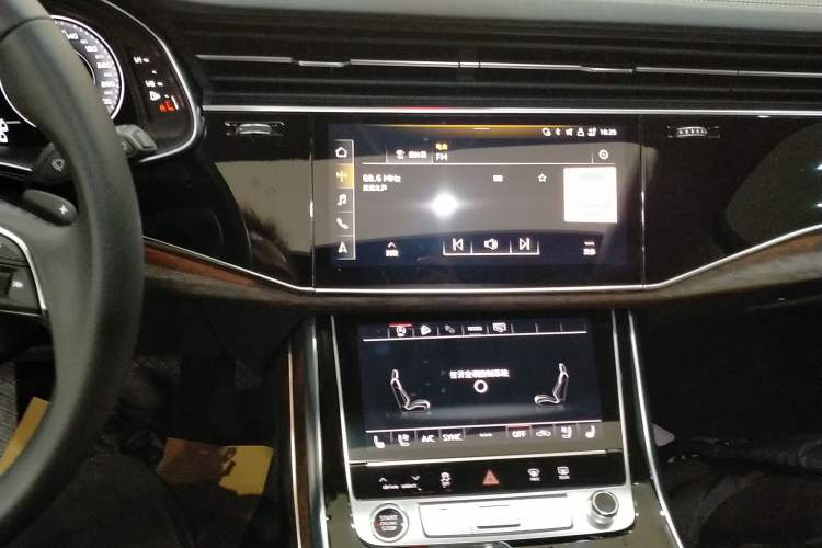 Used Audi Q7 2022 55 TFSI quattro S line Sport model