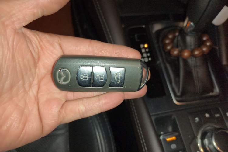 Used Mazda Atenza 2015 2.0L Blue Sky Luxury Edition
