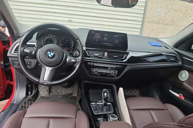 Used BMW 1 Series 2021 120i M Sport Night Edition Center Console