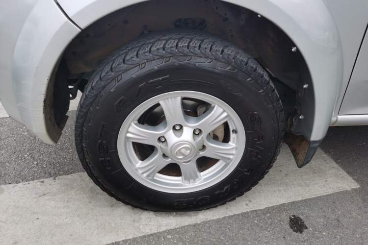 Used Great Wall Wingle 5 2017 2.0T European-spec Diesel Two-Wheel-Drive Entry-Level Big Double-Cab GW4D20D