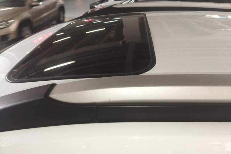 Used Haval M6 2018 Revised Version 1.5T DCT Two-Wheel Drive Elite Edition Roof