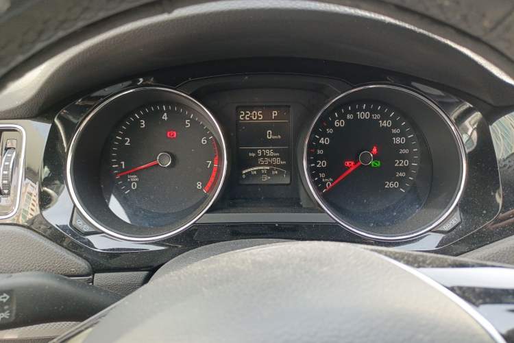 Used Volkswagen Sagitar 2015 1.6L Automatic Comfort Model Instrument Cluster