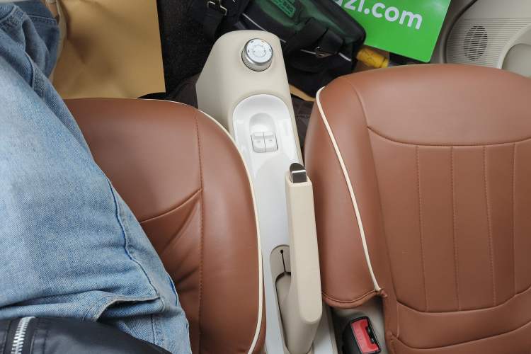 Used Wuling Hongguang MINIEV 2024 3rd Generation 215km Youth Edition Gear Lever