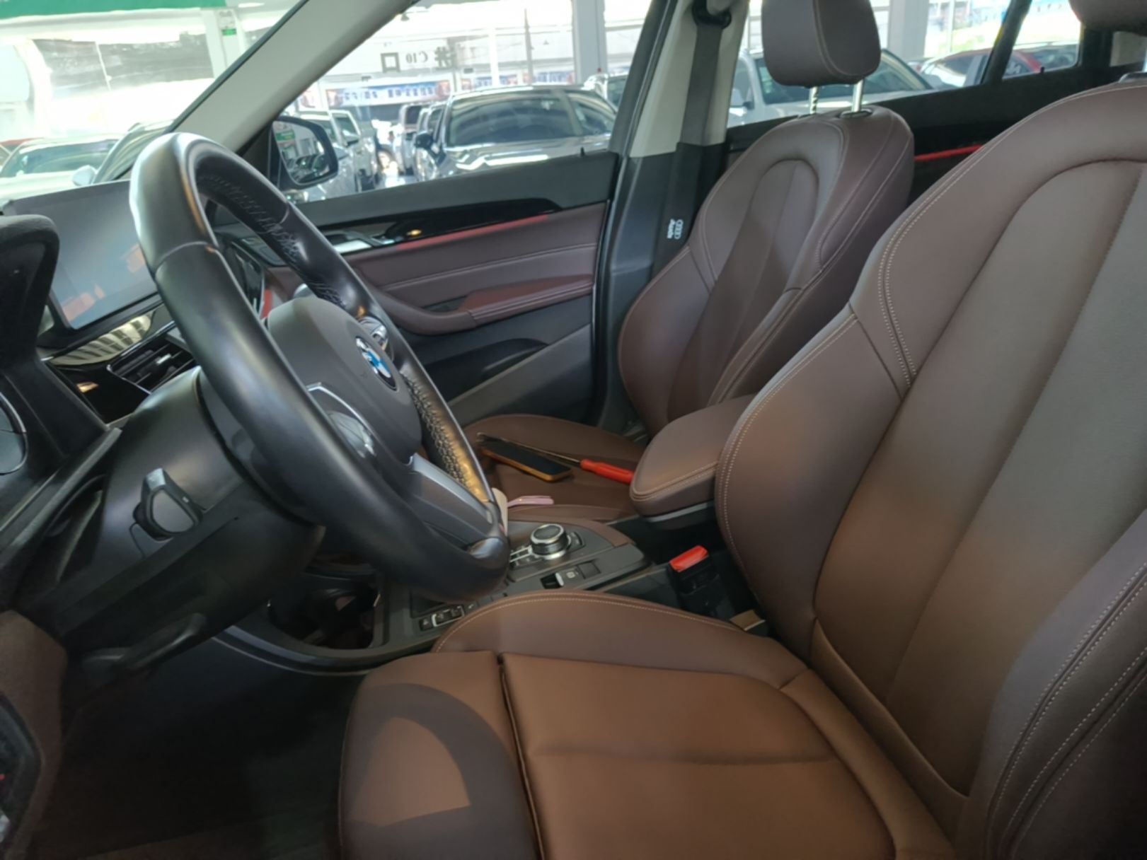 Vordere Reihe im Auto