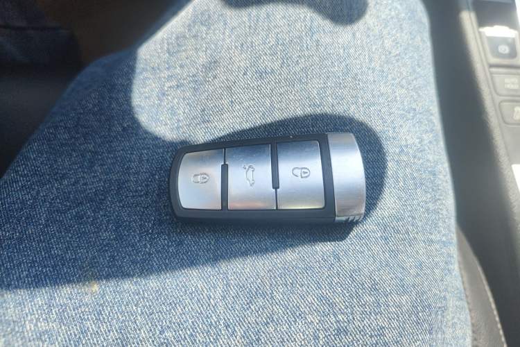 Used Volkswagen Magotan 2012 Revised 1.8TSI Luxury Version Vehicle Key