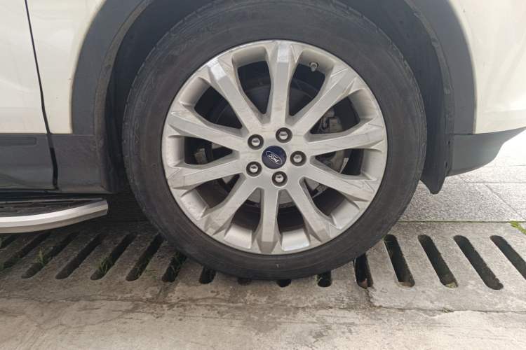 Used Ford Kuga 2015 1.5L GTDi Two-Wheel-Drive Comfort Model
