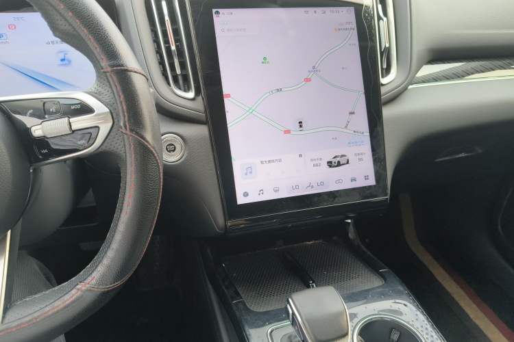 Used Hongqi HS3 2023 1.5T Two-Wheel Drive Shanwei Edition Audio And AC Panel