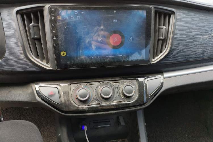 Used FORTHING Lingzhi 2024 M5L 1.5T Manual Base Model 7 Seats