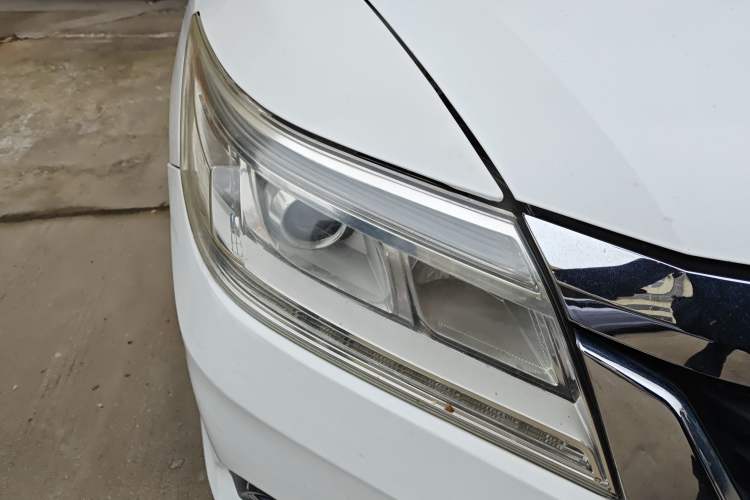 Used Honda Crider 2013 1.8L automatic luxury edition
