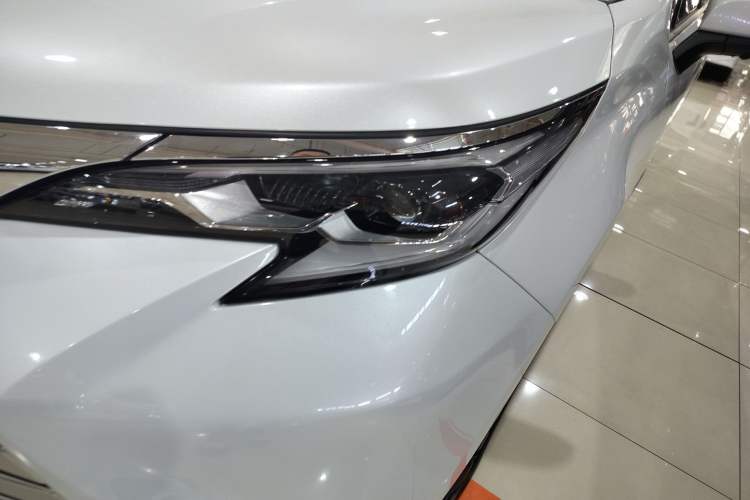 Used Toyota SIENNA 2024 2.5L Hybrid Comfort Edition Left Front Headlight