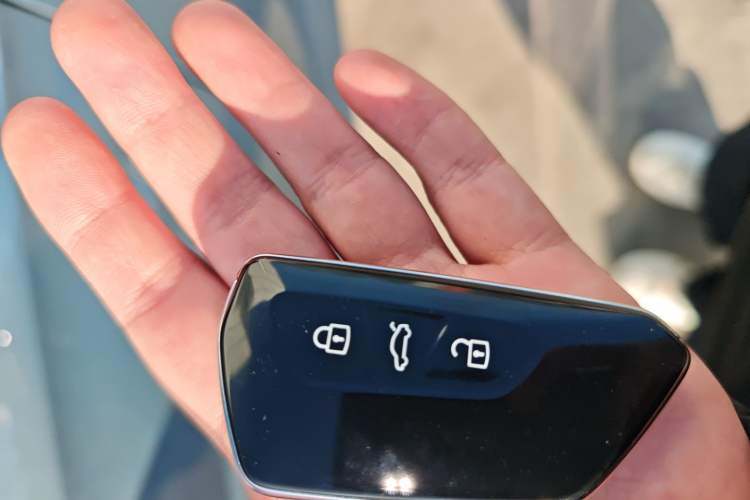 Used Volkswagen ID.7 VIZZION 2024 AIR model Vehicle Key