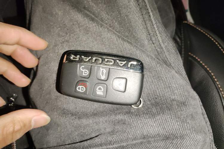 Used Jaguar F-PACE 2019 2.0T Four-Wheel Drive Urban Luxury Edition
