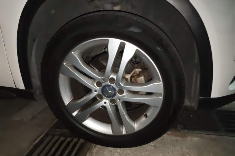 Used Mercedes-Benz GLA 2015 GLA 200 Sport Edition Right Front Wheel Hub