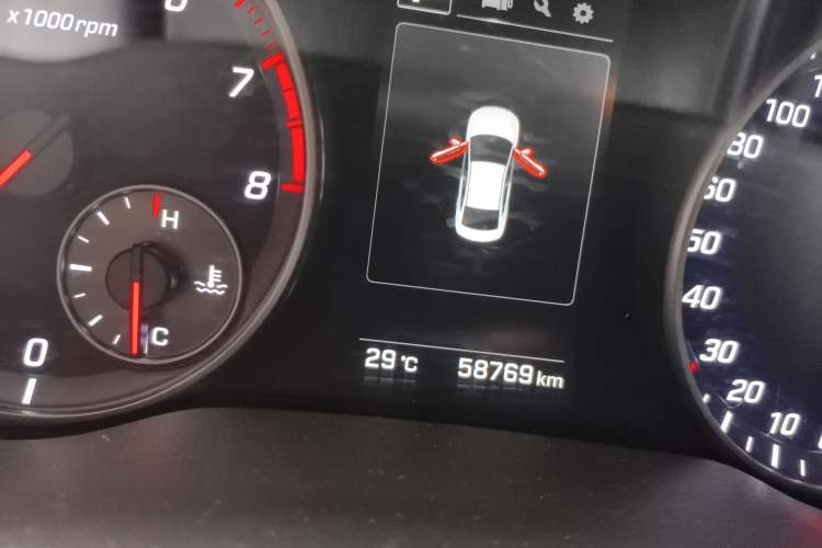 Used Hyundai Elantra (6th Generation / Lingdong) 2018 1.4T Dual-Clutch Xuan Dong · Dynamic Edition Odometer Close Up