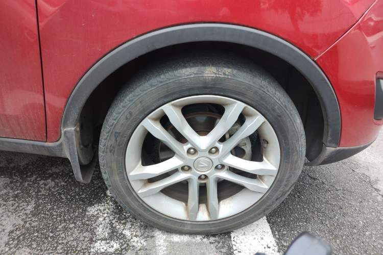 Used CHANGAN CS35 2014 1.6L Manual Luxury Model China IV Standard
