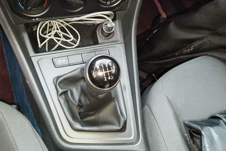 Used Volkswagen Lavida 2015 1.6L Manual Fashion Edition Gear Lever