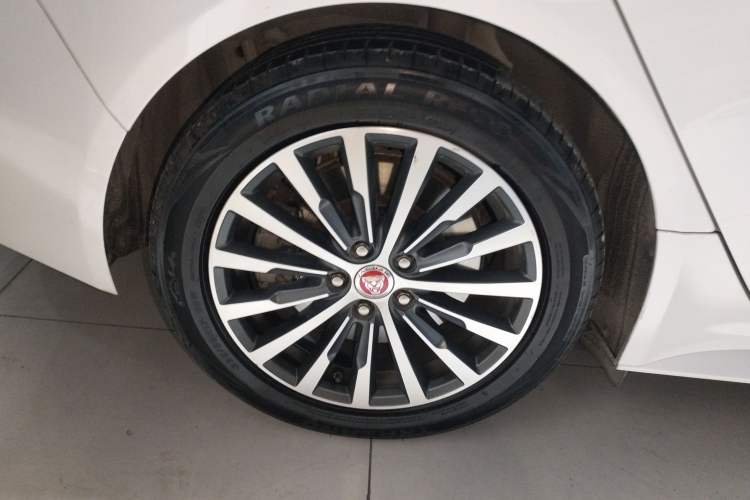 Used Jaguar XEL 2020 2.0T 200PS R-DYNAMIC Youth Sports Edition Right Rear Wheel Hub